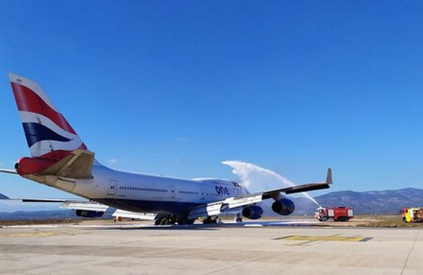 Пожар произошел в самолете Boeing-747 в Испании 